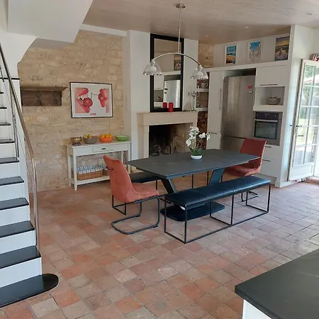 Maison Pour 10 Personnes Avec Piscine Et Proche De La Сasa de vacaciones
